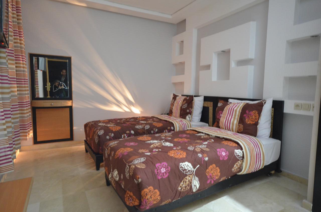 Hotel-Cafe-Restaurant Pyramides, Taza Ngoại thất bức ảnh