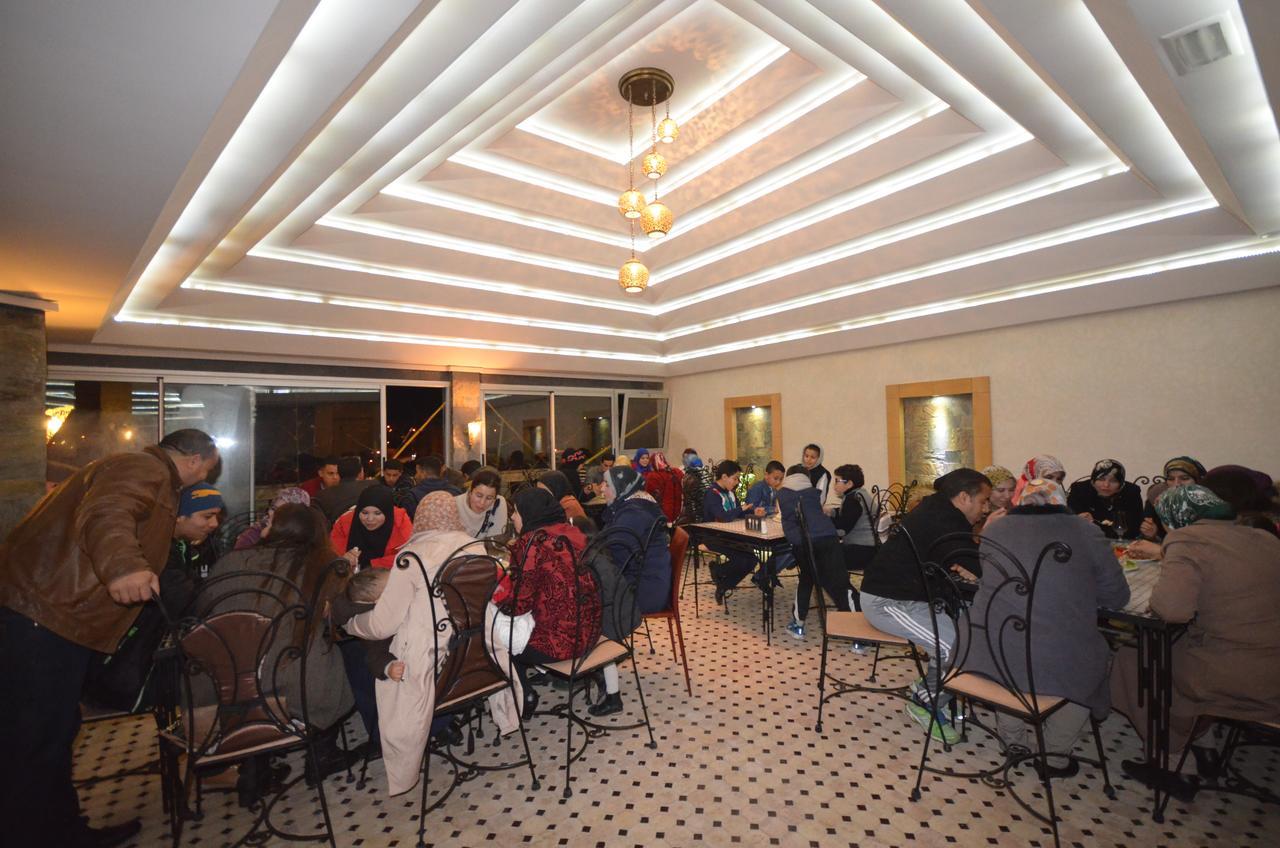 Hotel-Cafe-Restaurant Pyramides, Taza Ngoại thất bức ảnh