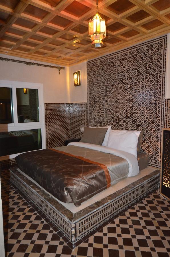 Hotel-Cafe-Restaurant Pyramides, Taza Ngoại thất bức ảnh